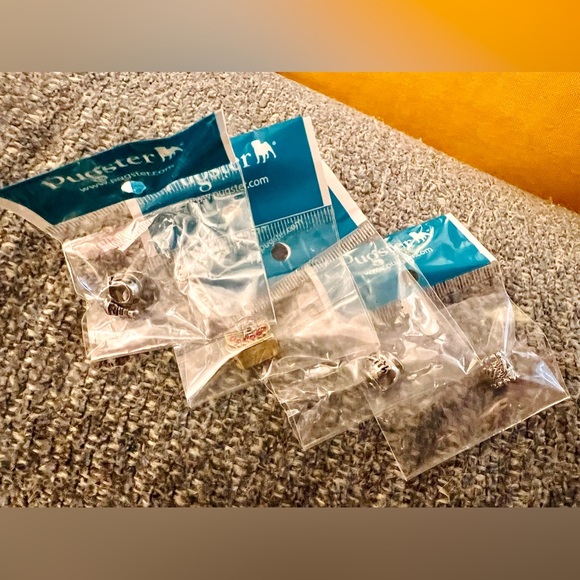 NWT Pugster Lot Charm Beads Lot of Four (FAITH,LOVE, Snowman, and Sleigh/Snowman - Picture 6 of 11